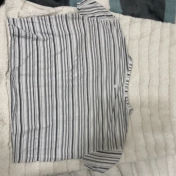 Lululemon flowy shirt - Picture 2 of 2